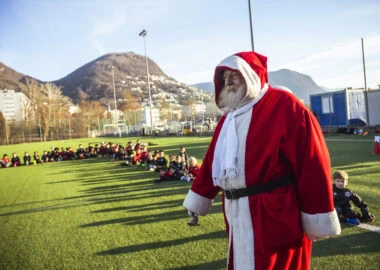 Babbo Natale in visita alla Scuola Calcio